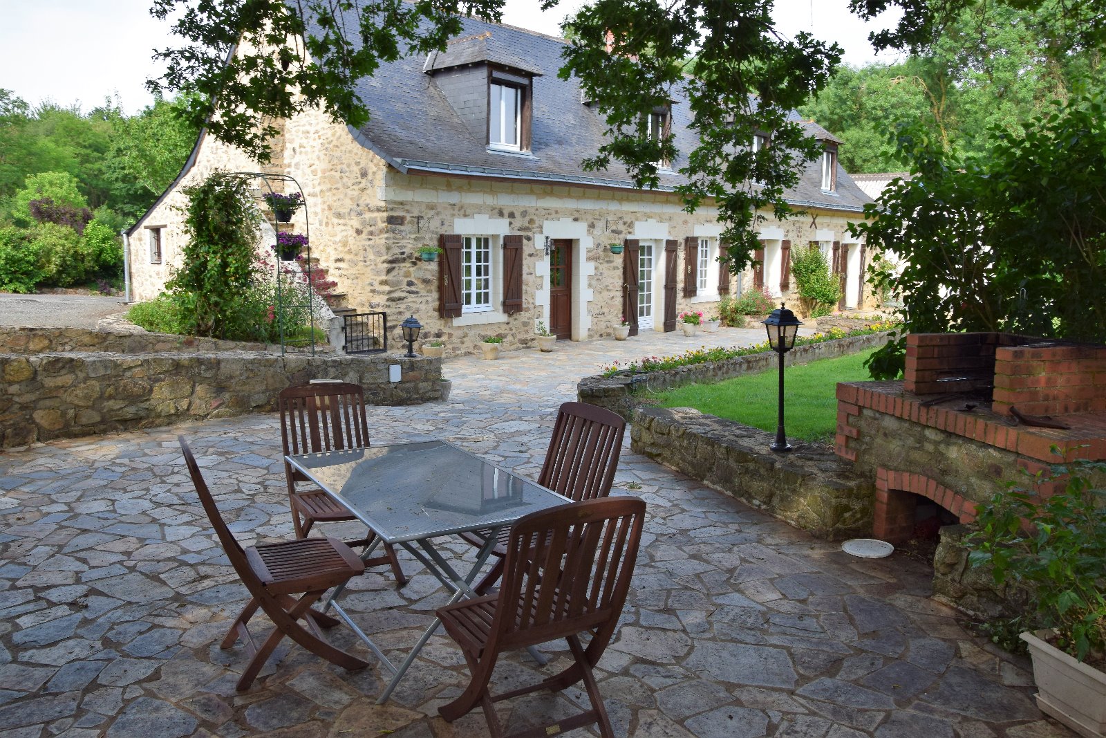 vente Belle propriété de 6 chambres sur terrain arboré avec étang à 10 ...